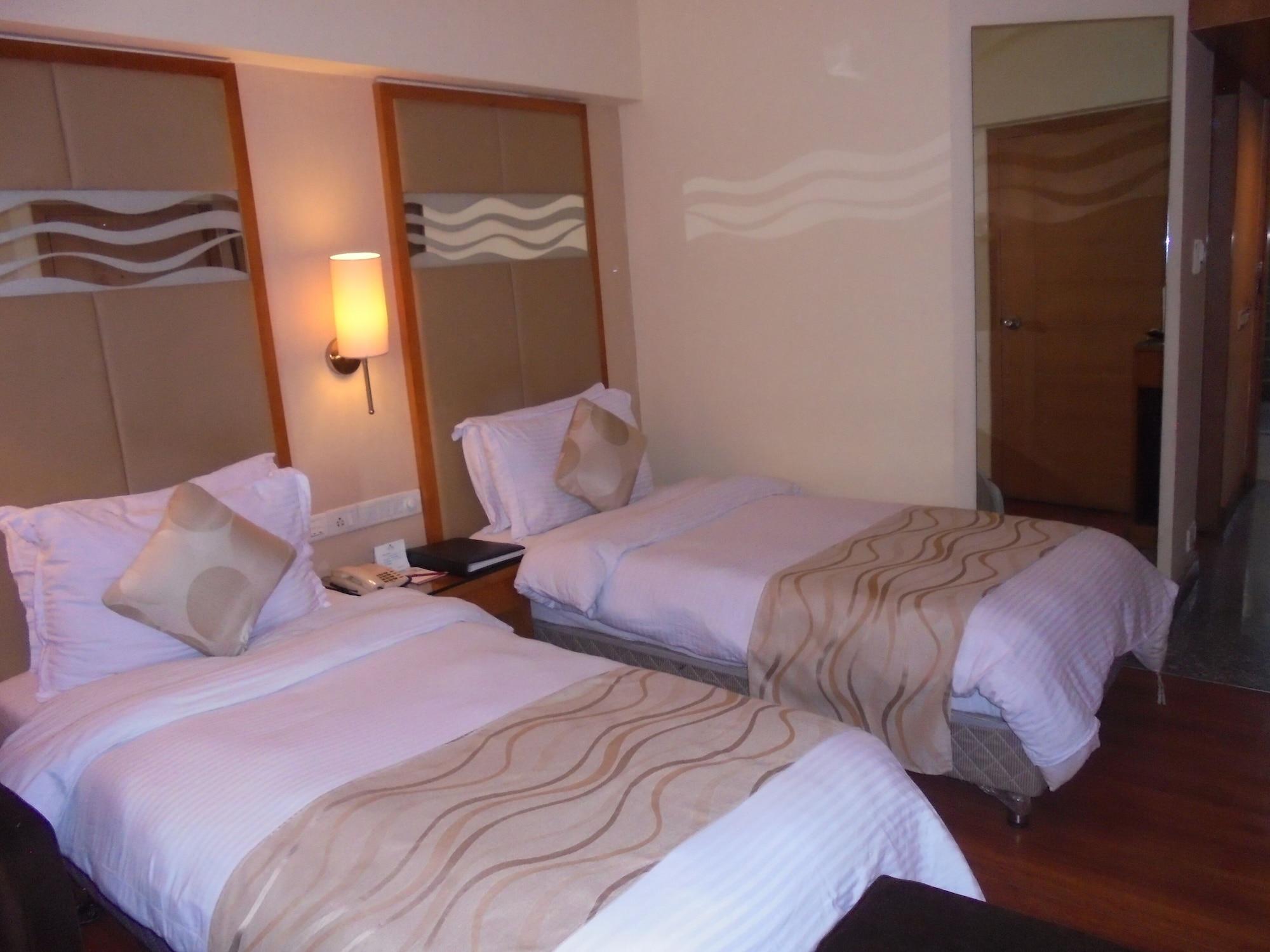 Lords Plaza Ankleshwar Hotel Екстериор снимка