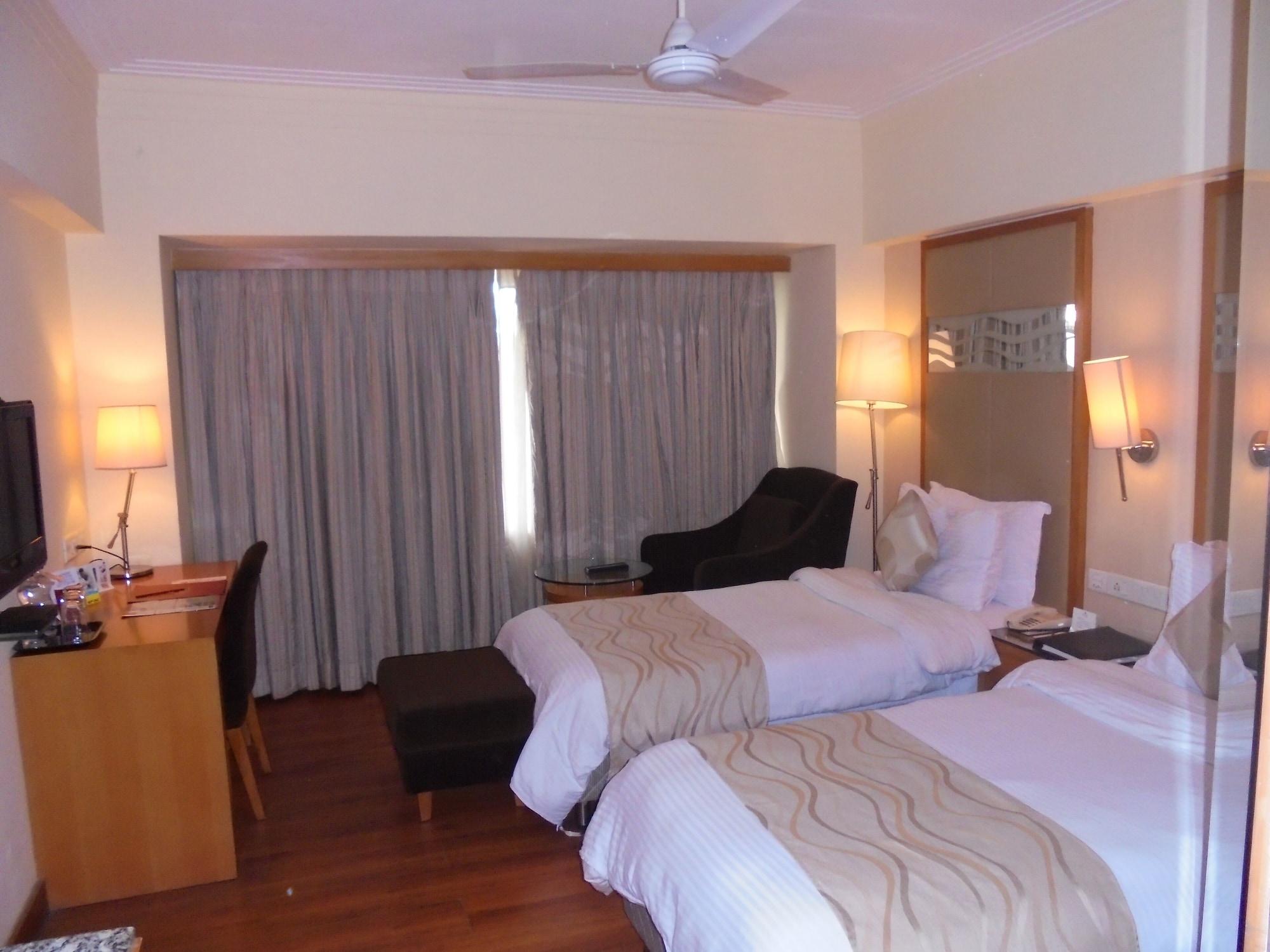Lords Plaza Ankleshwar Hotel Екстериор снимка